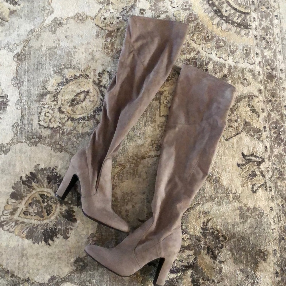 NWOB Unisa taupe over the knee boots 9.5